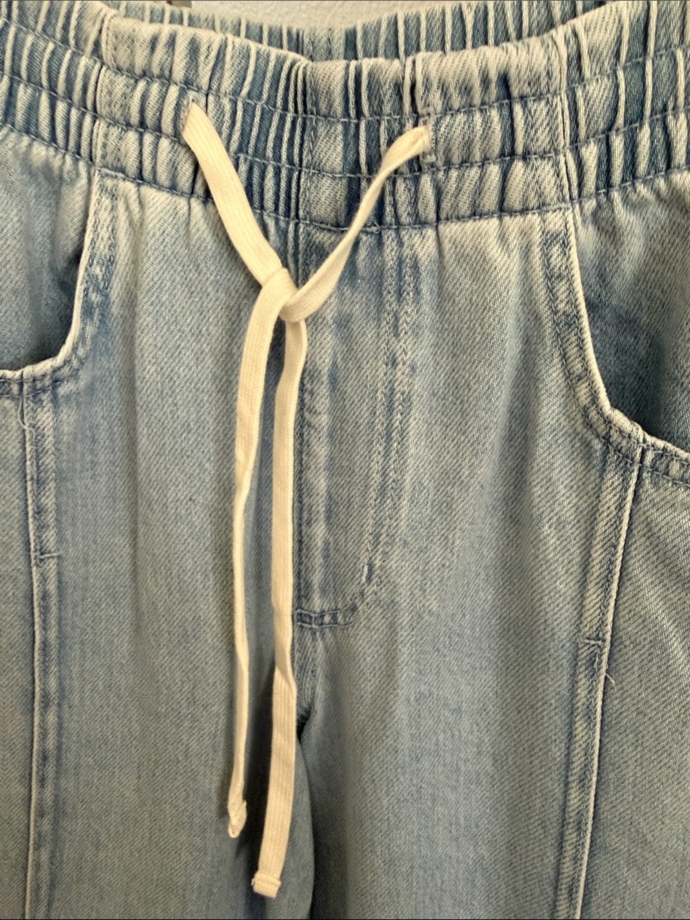 Universal Thread Pale Blue Elastic Waist Lightweight Wide Leg Denim - Picture 3 of 7